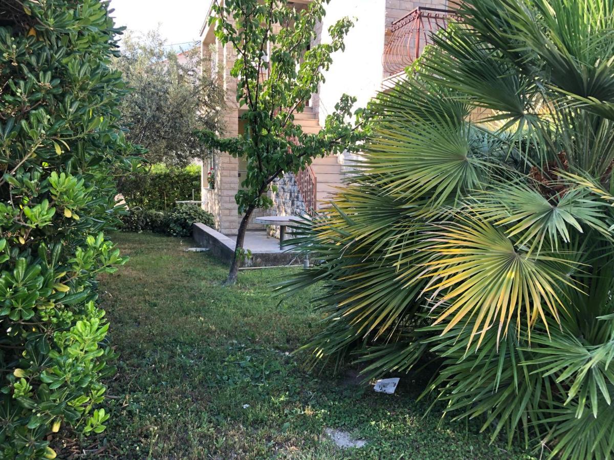 Garden Apartman Split Ngoại thất bức ảnh